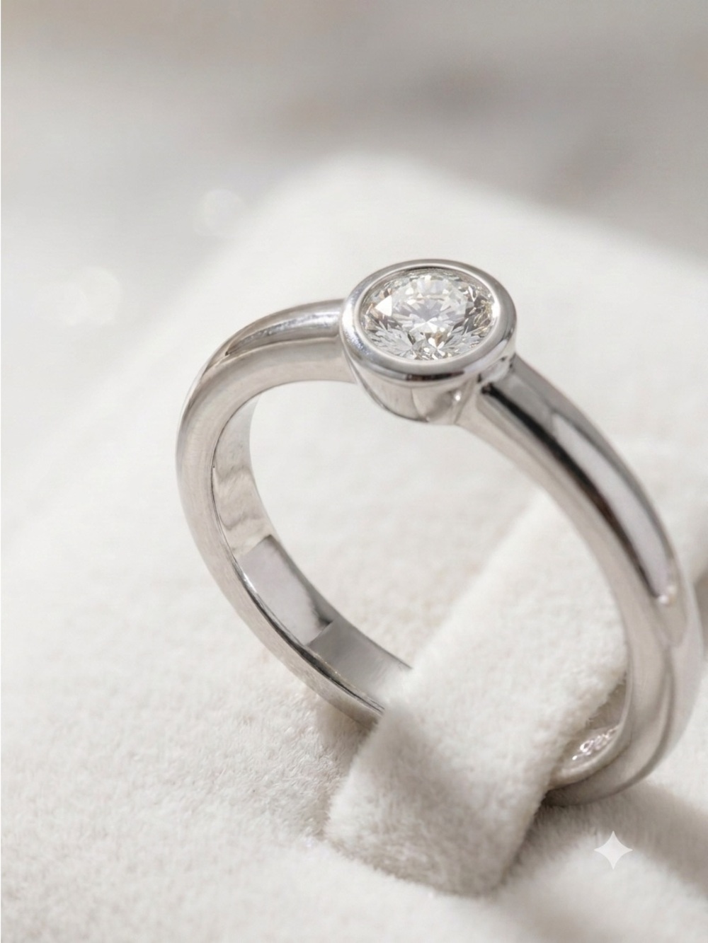 S925 Minimalist 0.5ct Moissanite Bezel Ring Size 7 - Picture 3 of 8